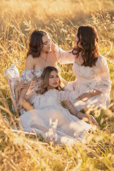 Friends Trip photoshoot in Lisbon by Beatriz A