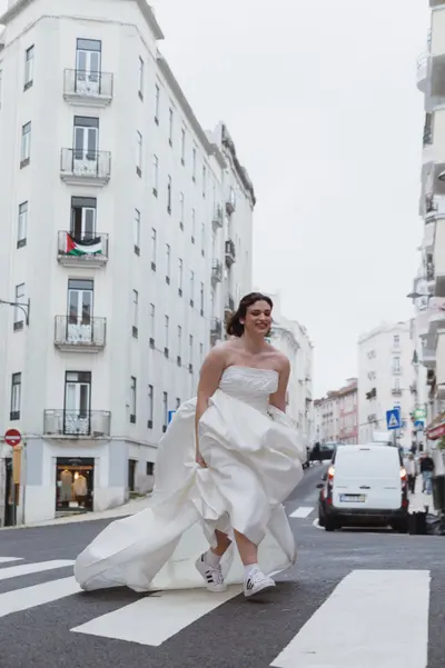 Wedding photoshoot in Lisbon by Beatriz A