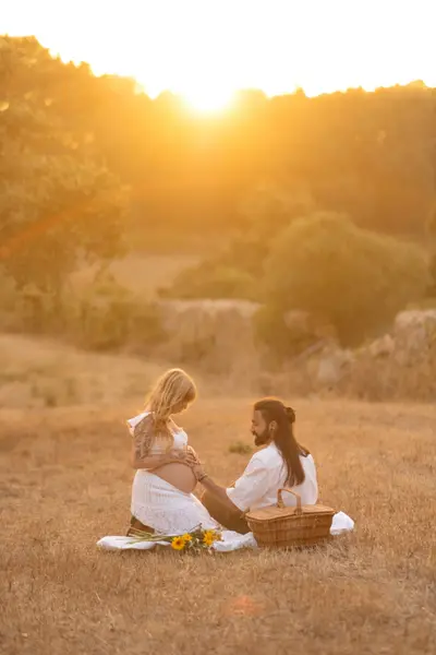 Maternity photoshoot in Ericeira by Beatriz A