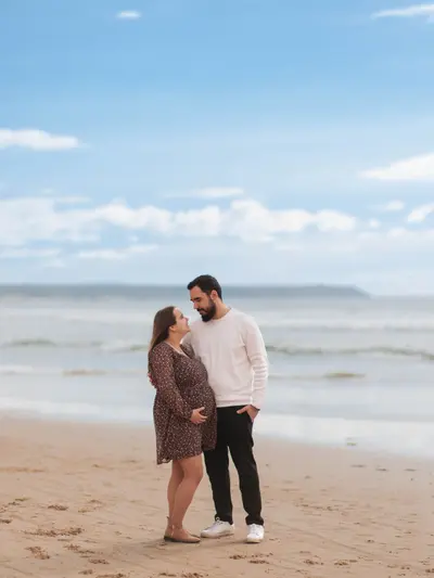 Maternity photoshoot in Costa da Caparica by Beatriz A