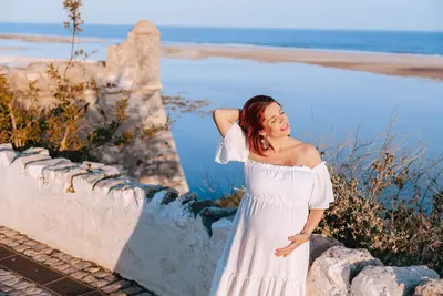 Maternity photoshoot in Tavira by Isa Mestre
