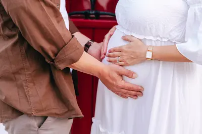 Maternity photoshoot in Tavira by Isa Mestre