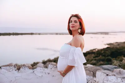 Maternity photoshoot in Tavira by Isa Mestre