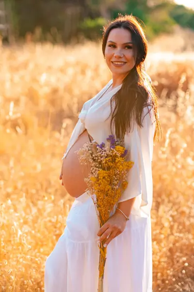 Maternity photoshoot in Faro by Isa Mestre
