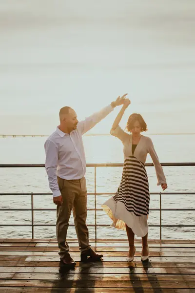 Couples photoshoot in Lisbon by Joana C
