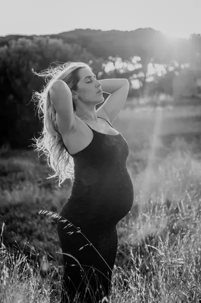 Maternity photoshoot on the Costa da Caparica by Joana C