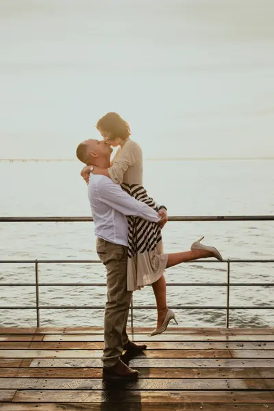 Couples photoshoot in Lisbon by Joana C