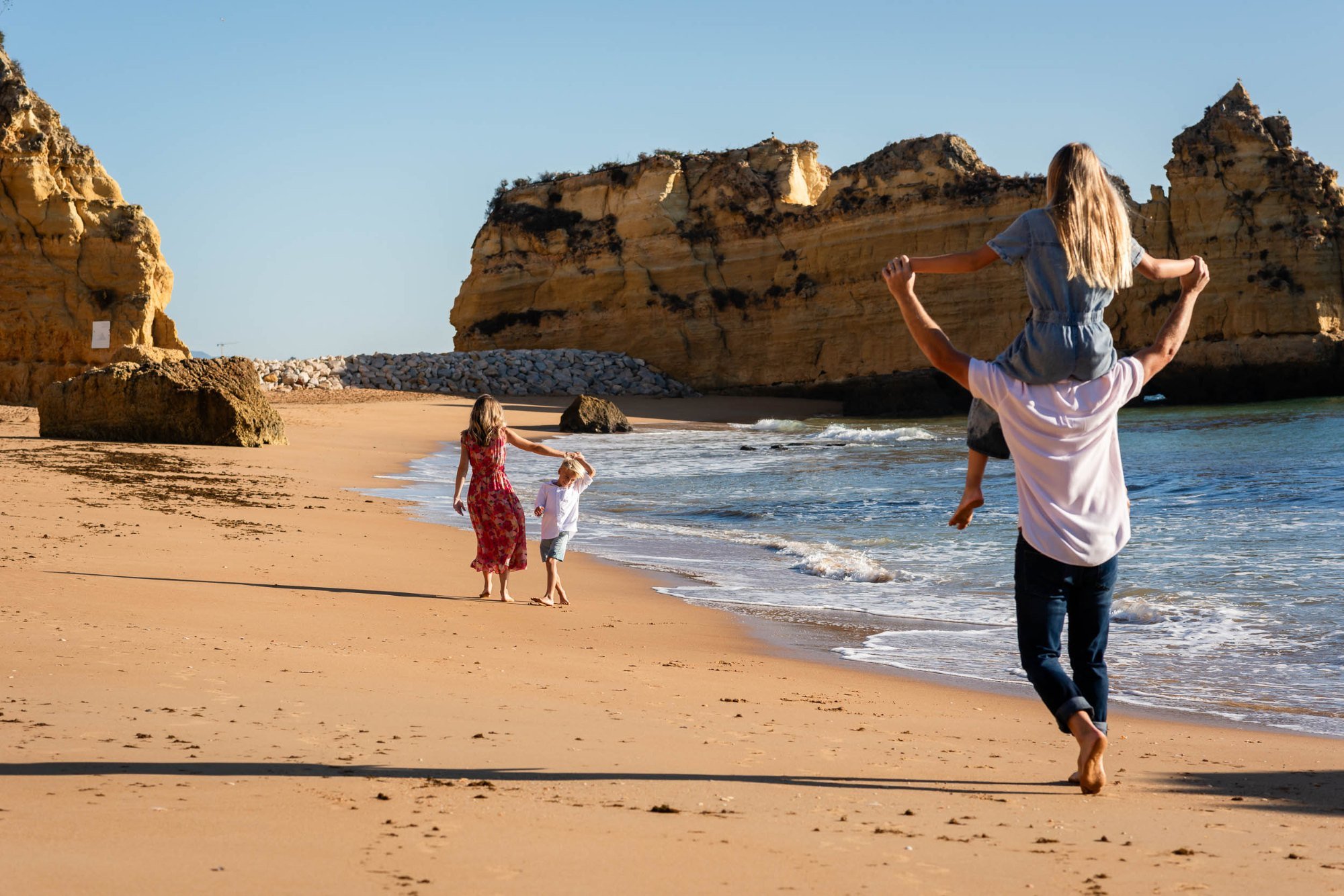 Sesión de fotos familiar en Algarve — guía para familias residentes en España — photo by Massimo Pardini