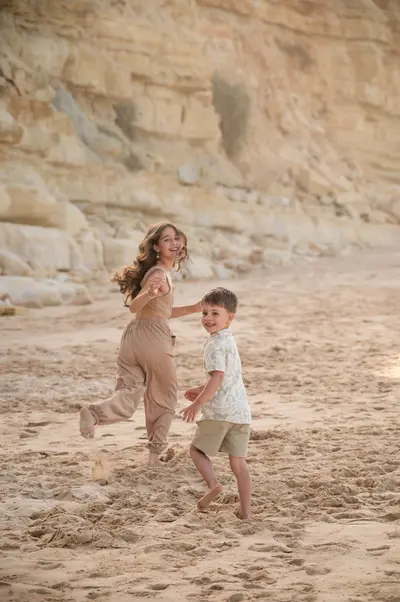 Family photoshoot in Algarve by Massimo Pardini