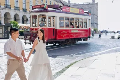 Anniversary photoshoot in Lisbon by Maya R