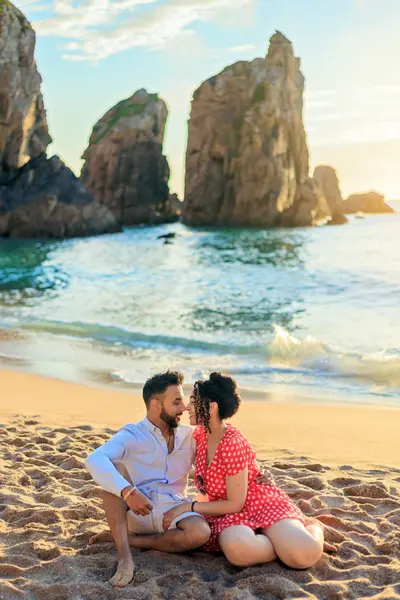 Engagement photoshoot in Cascais by Maya R