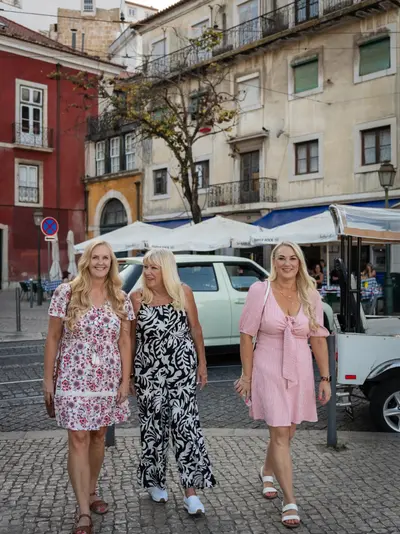 Friends Trip photoshoot in Lisbon by Iryna R