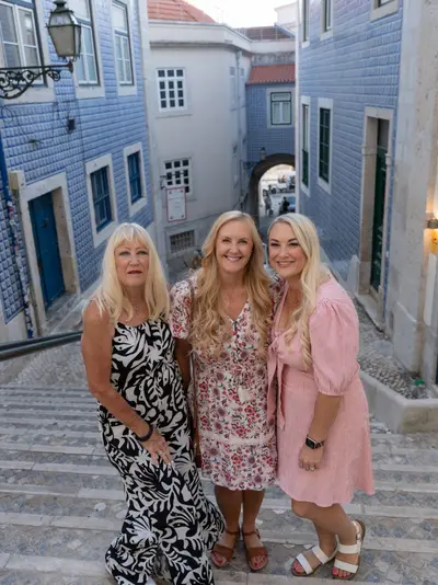 Family photoshoot in Lisbon by Iryna R