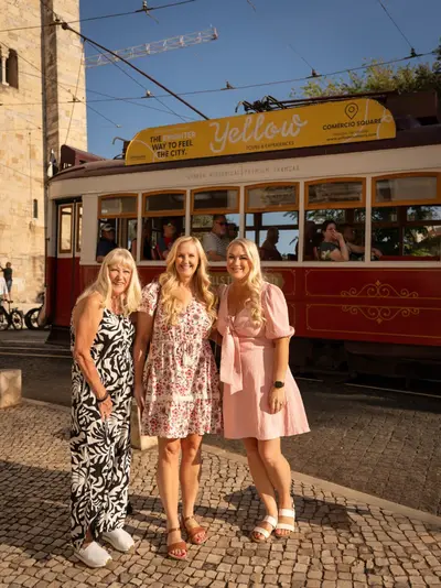 Family photoshoot in Lisbon by Iryna R