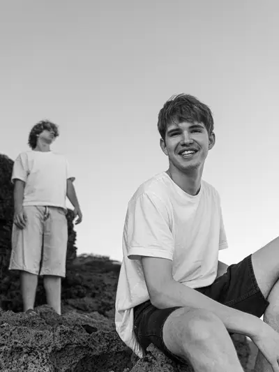 Friends Trip photoshoot in Cascais by Iryna R