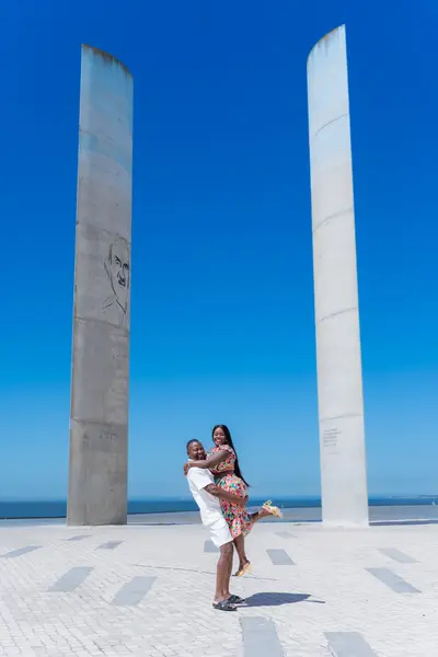 Couples photoshoot in Lisbon by Nelson T