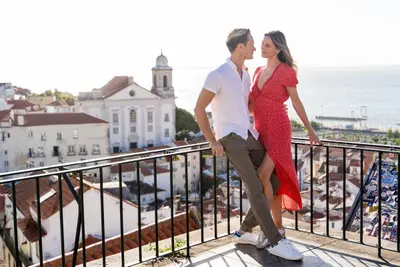 Couples photoshoot in Lisbon by Nelson T
