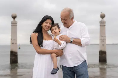 Family photoshoot in Lisbon by Nelson T