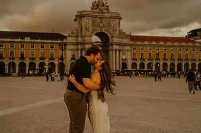 Engagement photoshoot in Lisbon by Patrícia Nunes
