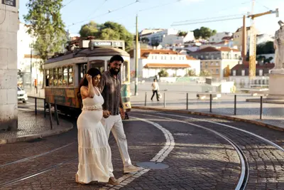 Couples photoshoot in Lisbon by Aleksandra