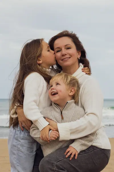 Family photoshoot by Anna L